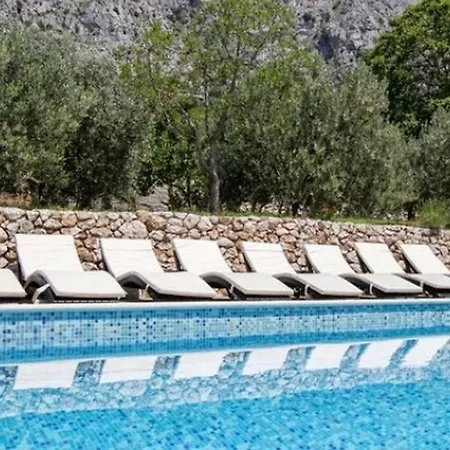 Family Friendly House With A Swimming Pool - 25197 Tatil Evi