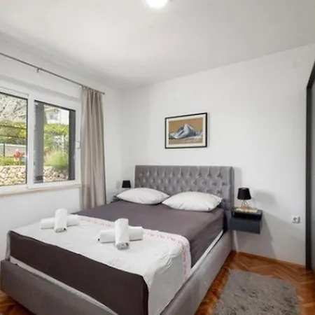 Tatil Evi Family Friendly House With A Swimming Pool - 25197 Omiš