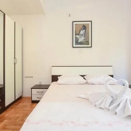 Tatil Evi Family Friendly House With A Swimming Pool - 25197 Omiš