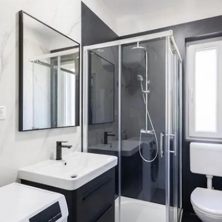 Family Friendly House With A Swimming Pool - 25197